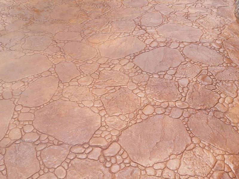 Detalle del molde de piedra inglesa sobre el hormigón impreso